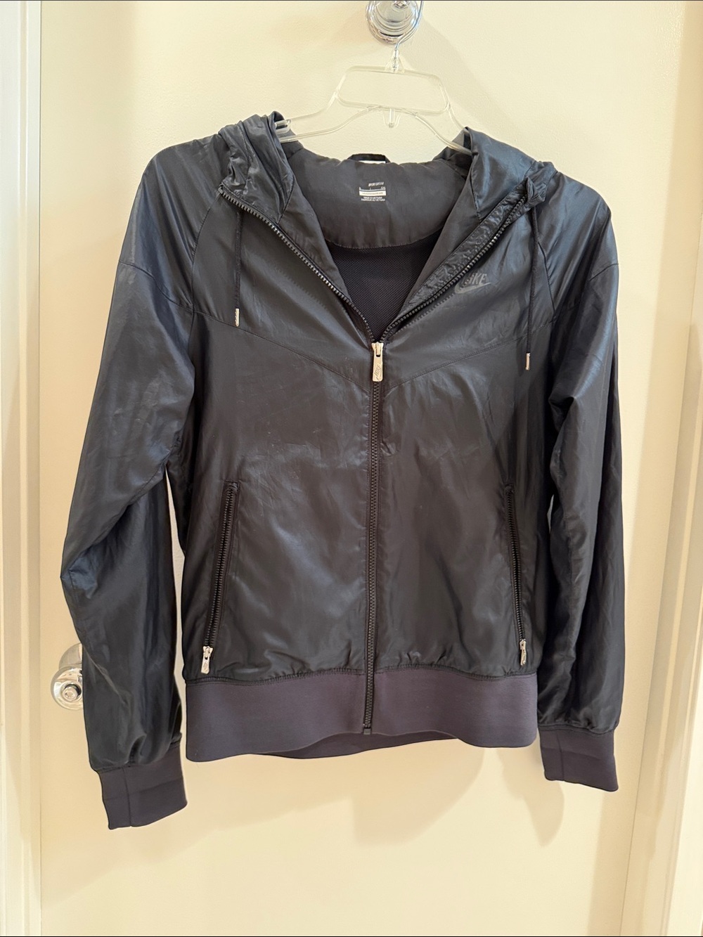 Nike black nylon windbreaker size s